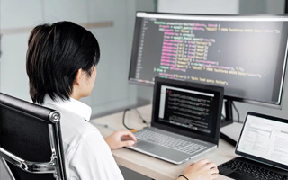 梅河口 ,php声明和调用变量的符号是什么？